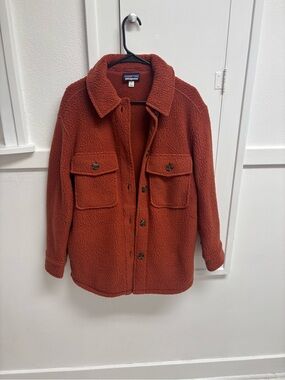 Women’s Patagonia Sherpa Fleece Jacket in Rust Orange